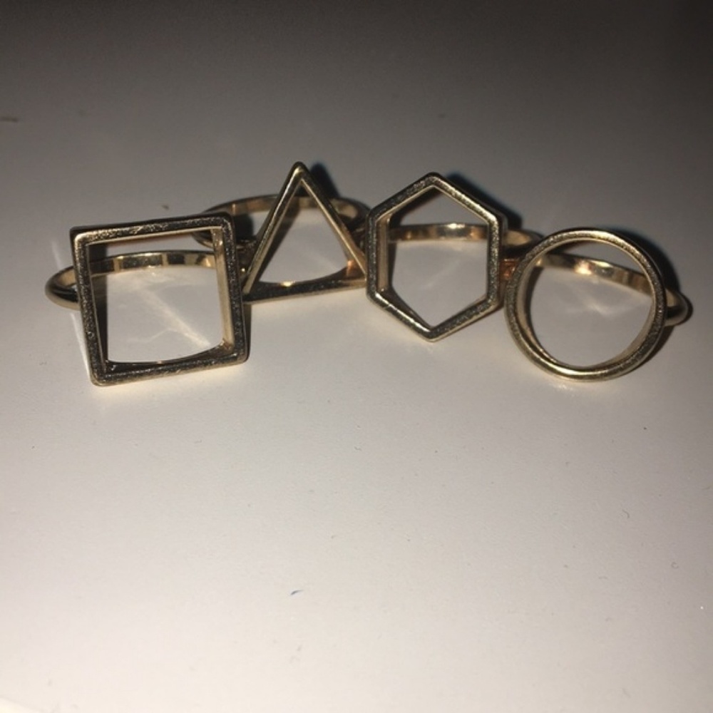 ISO H&M Geometric Ring Set